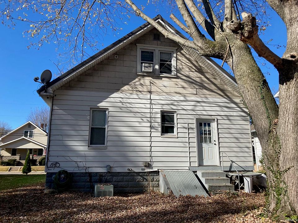2nd image of 1324 Jackson St