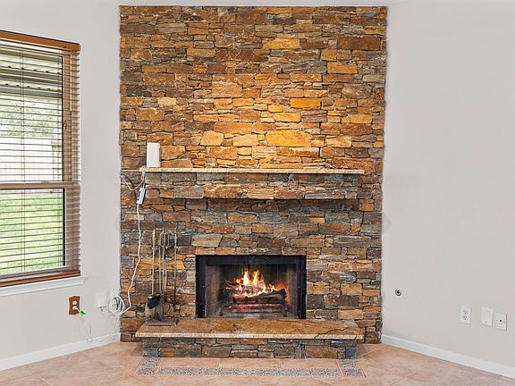 4th image of 19703 Holly Walk