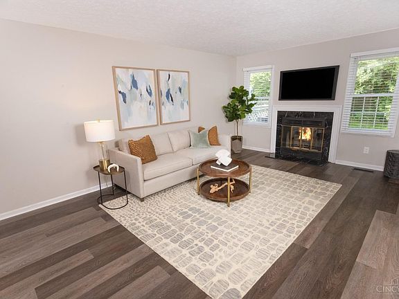 3rd image of 11568 Symmes Gate Ln