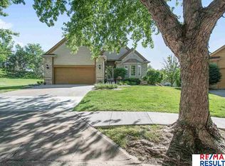 17735 Amy Cir, Omaha, NE 68135