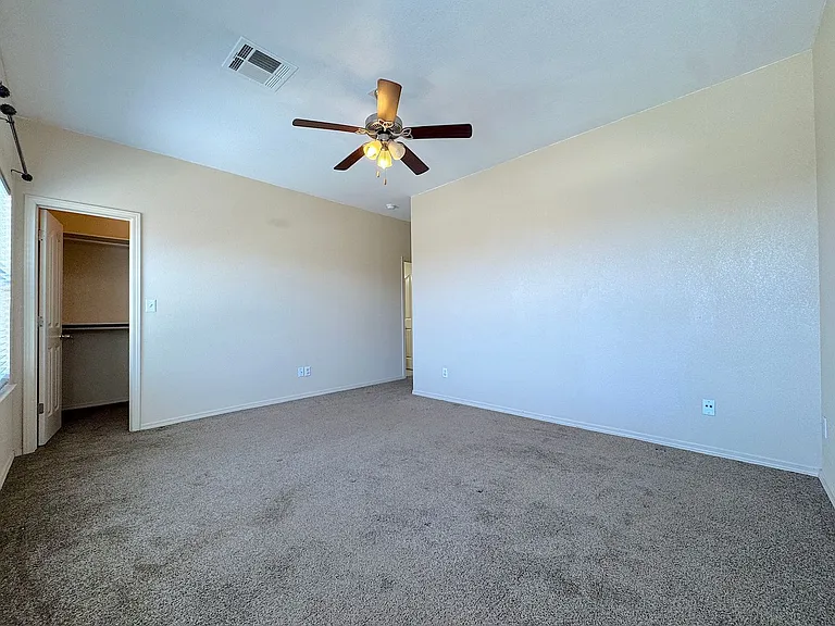 10421 Silvercloud Dr — Photo 11