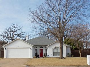7929 Ember Oaks Dr, North Richland Hills, TX 76182