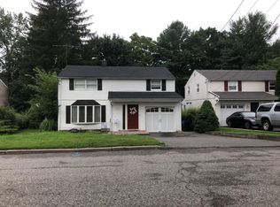 20 W Saddle River Rd, Waldwick, NJ 07463