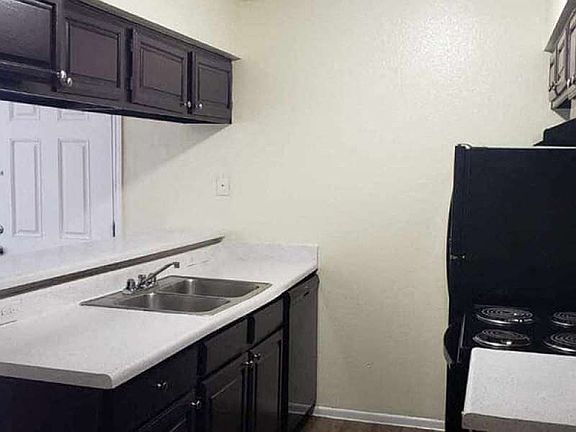 2nd image of 535 W Hutchins Pl #1004