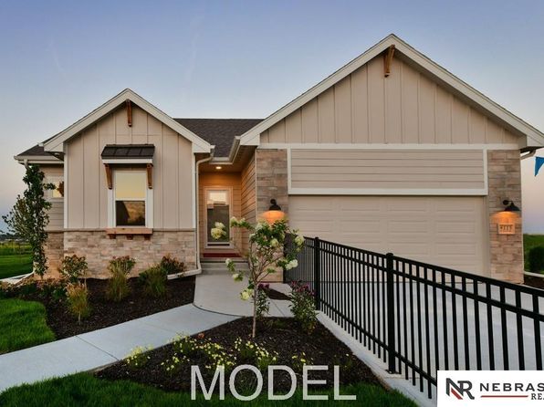 4115 S 213th St, Elkhorn, NE 68022