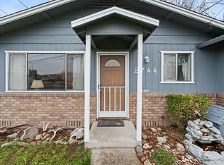 2744 Merriman Rd, Medford, OR 97501