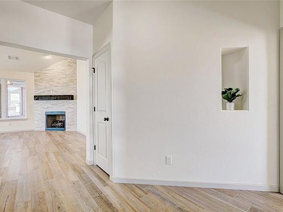 5th image of 9301 SW 42nd St