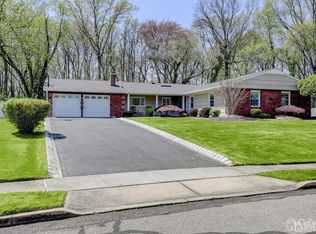 10 Dogwood Cir, Matawan, NJ 07747
