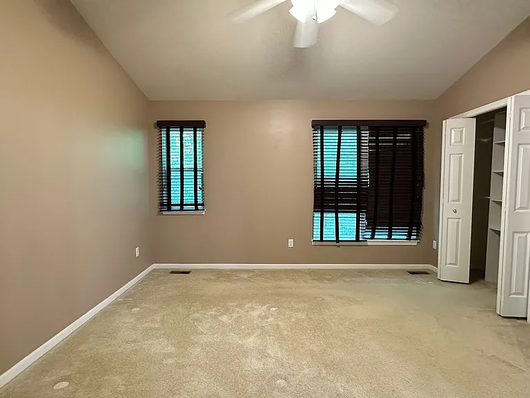 5555 Woodruff Shore Dr — Photo 38