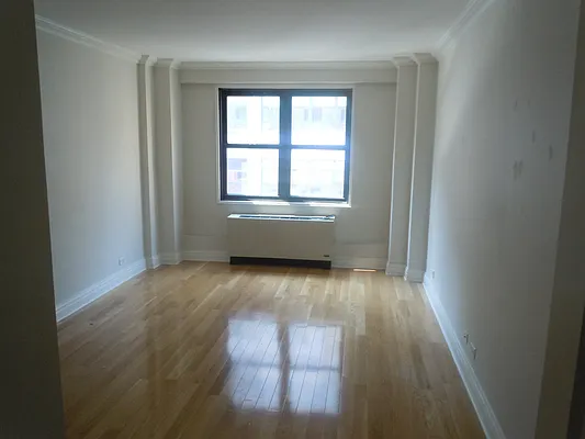 Rented by Stonehenge NYC LLC | media 11