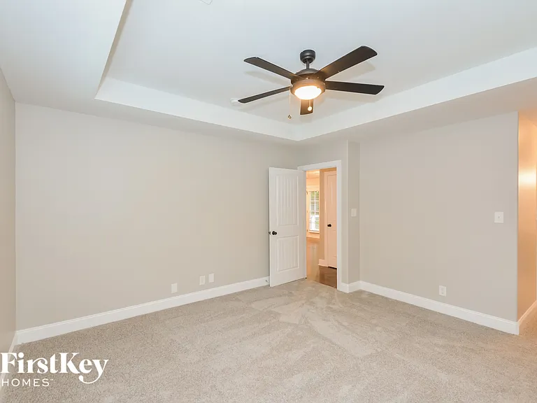 450 Galvin Dr — Photo 7