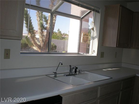 4th image of 9524 Ruby Hills Dr