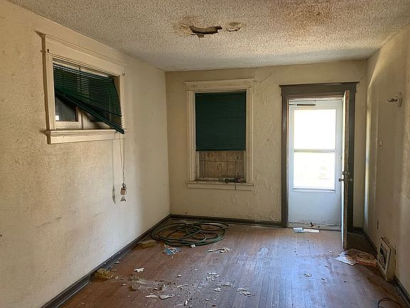3rd image of 3225-3227 Michigan Ave