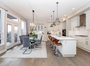 1419 Strawline Hill St, Coquitlam, BC V3E 0L5