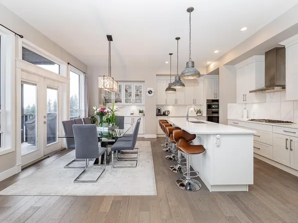 1419 Strawline Hill St, Coquitlam, BC V3E 0L5