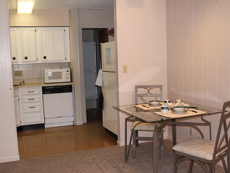 Crestview Apartments — Photo 28