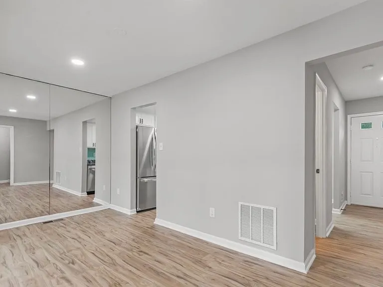 McFarland Dr — Photo 10