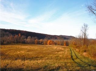 N Quaker Hill Rd, Pawling, NY 12564