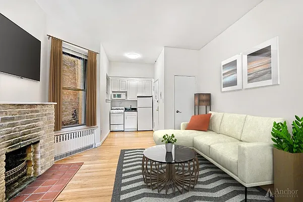 Rented by Anchor Associates | media 16