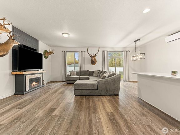 3rd image of 817 B Street