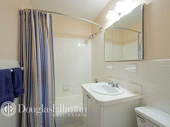 3rd image of 5700 Arlington Ave APT 6R