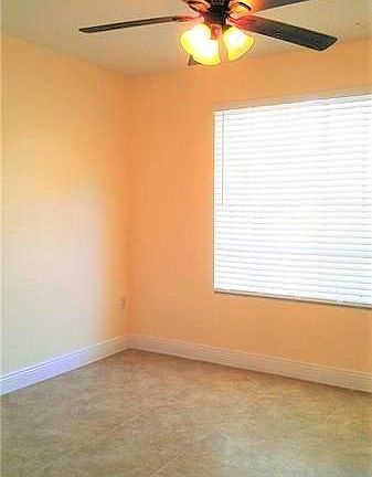 3rd image of 908 Villa Cir #908
