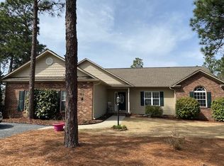 110 Pineneedle Dr, Seven Lakes, NC 27376