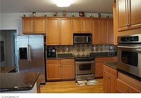 3rd image of 4709 Willow Gate Pl