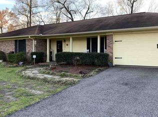 6880 Parkwood Dr, Gilmer, TX 75645