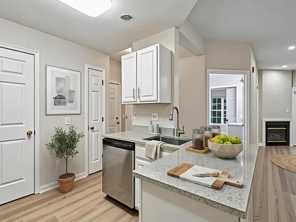 2001 Warners Ter N #104, Annapolis, MD 21401