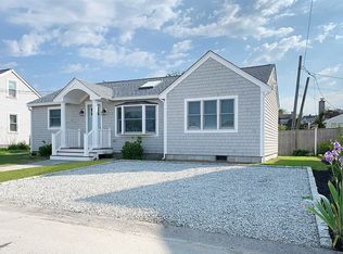 74 Crest St, Middletown, RI 02842