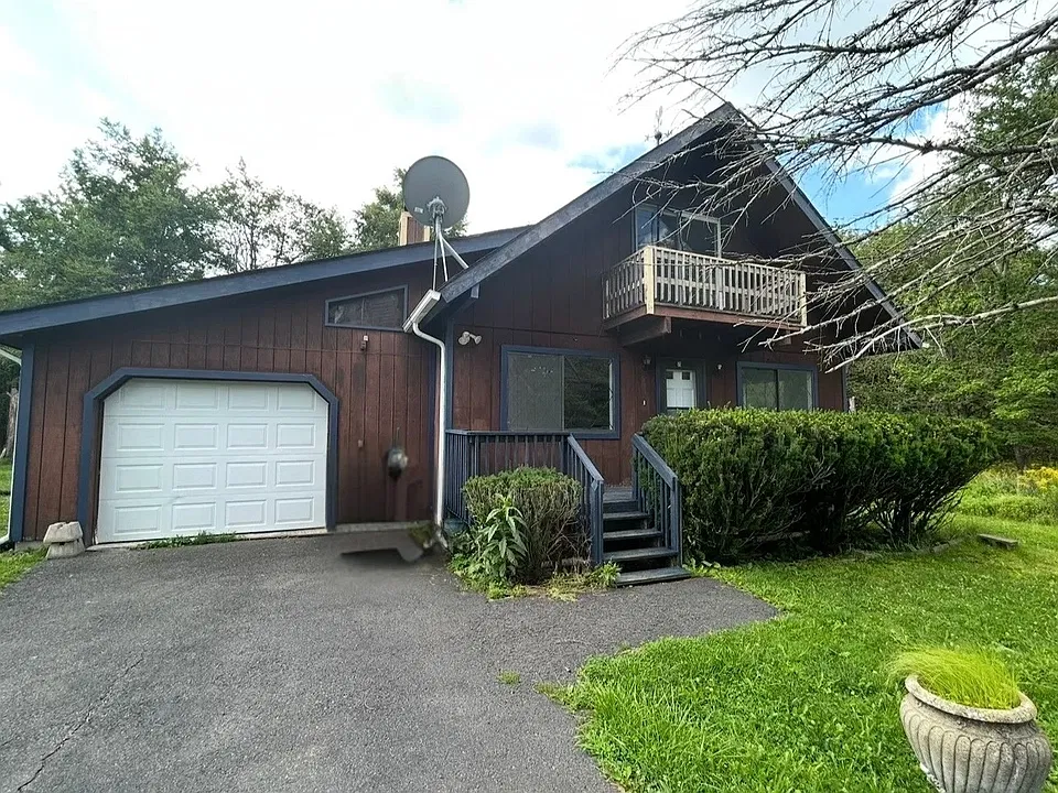 9054 Idlewild Dr