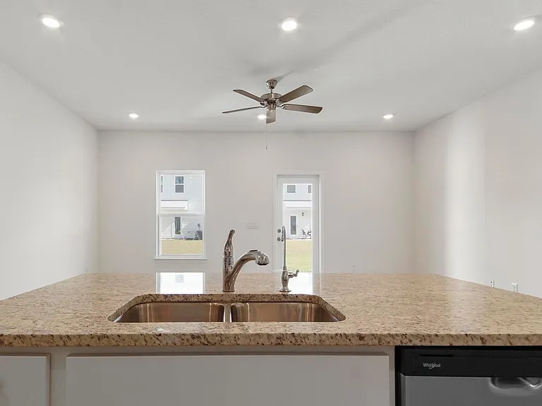 532 Melrose Way — Photo 10