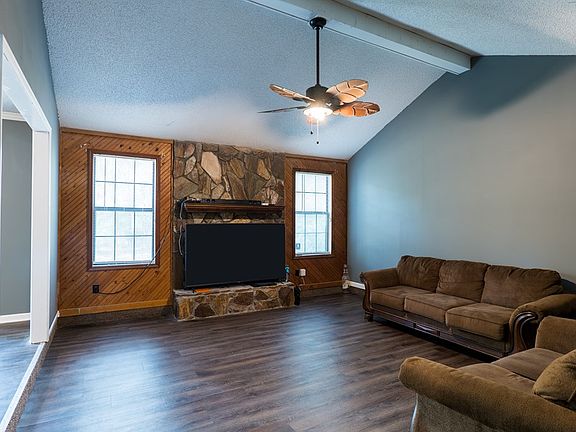 2nd image of 6 Richmond Pl
