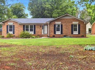5010 Ellenwood Dr, Greensboro, NC 27410