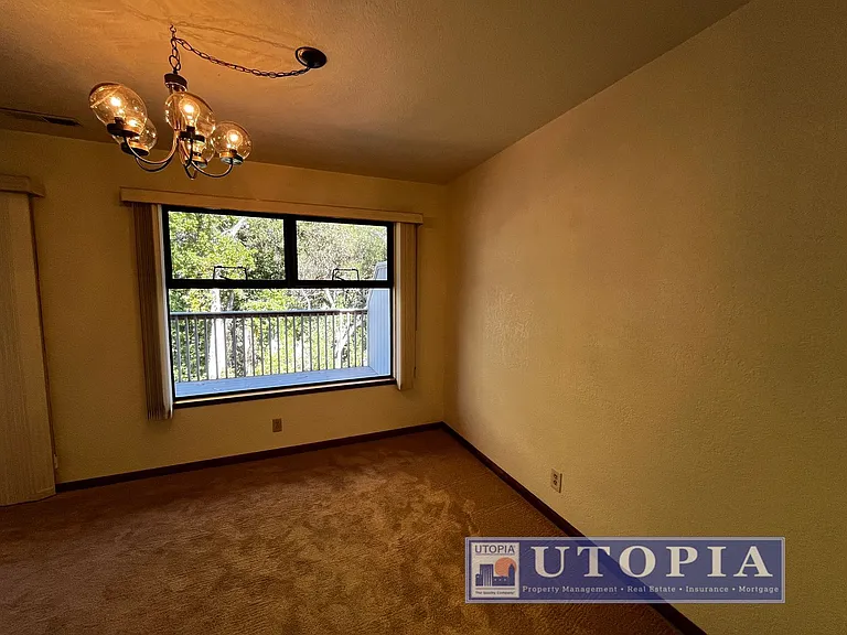 2726 Hampton Ln — Photo 14