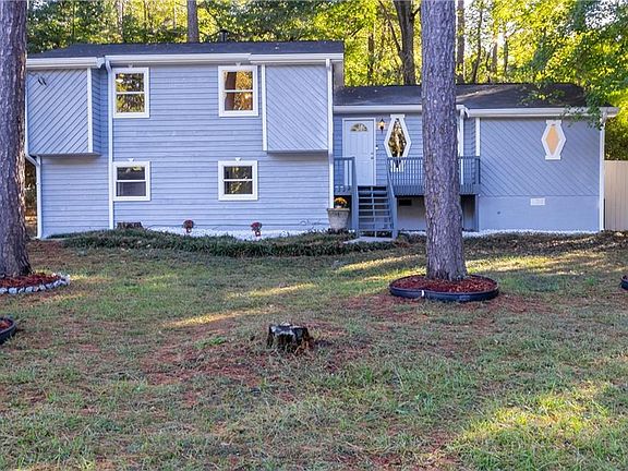 2nd image of 163 Lester Woods Ct