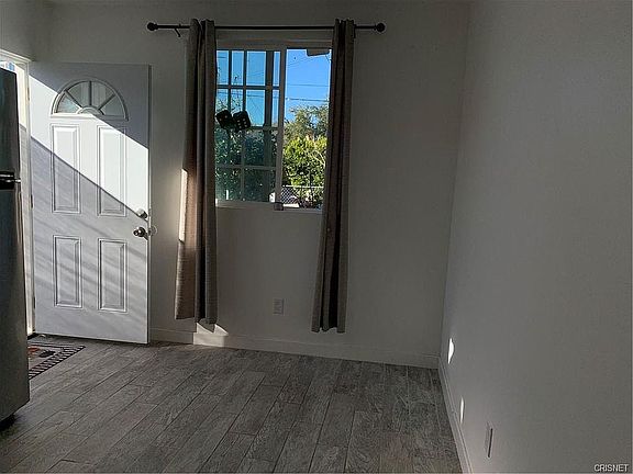 4th image of 7028 Variel Ave