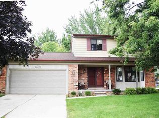 16099 Durell Dr, Macomb, MI 48044