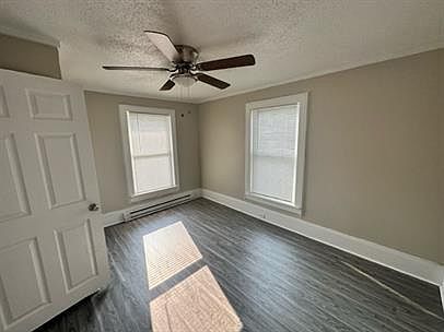 4th image of 2509 Rowe St