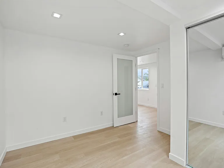 2561 S Westgate Ave #30-11 — Photo 14