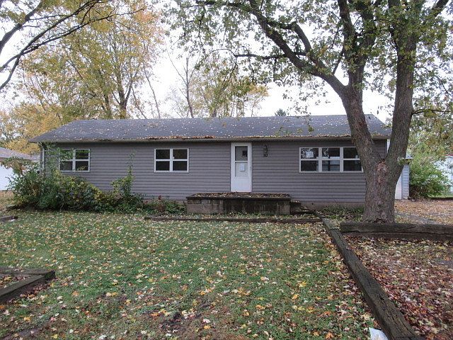 1st image of 302 N Schluter St