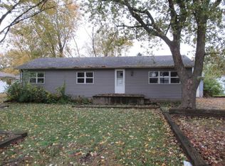 302 N Schluter St, Thomasboro, IL
