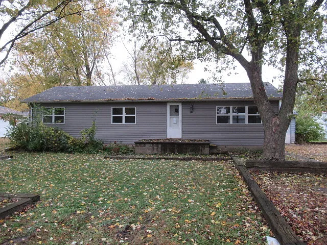 302 N Schluter St photo 1