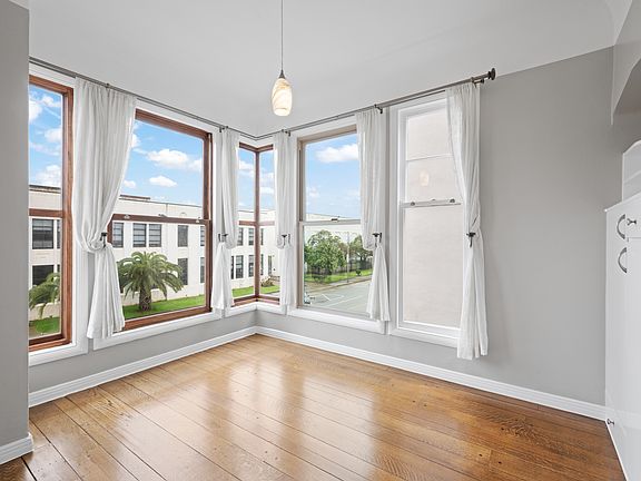 3rd image of 1700 Bay St APT 205