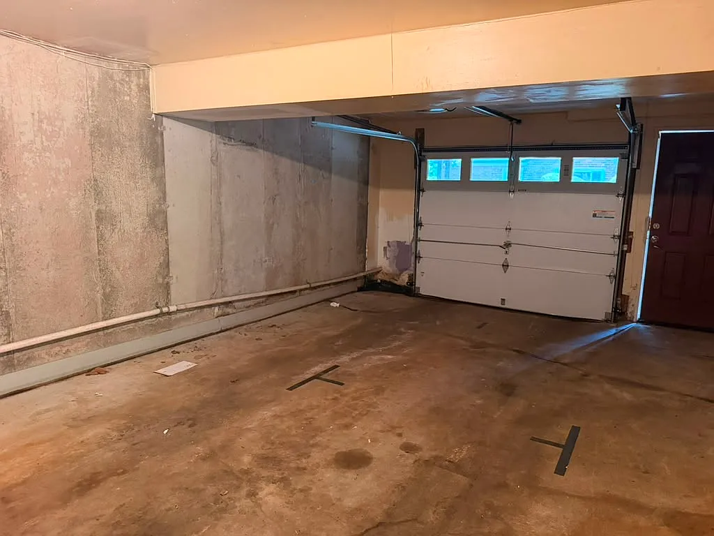 2 bed, 1.5 bath, $2,145 — Photo 4