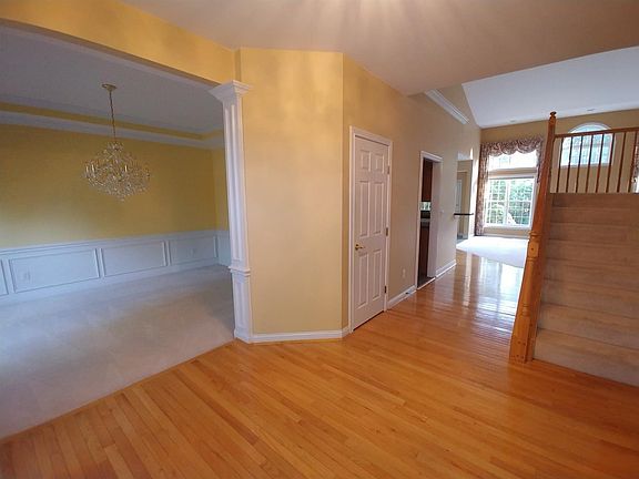 5th image of 5667 Richmond Park Dr