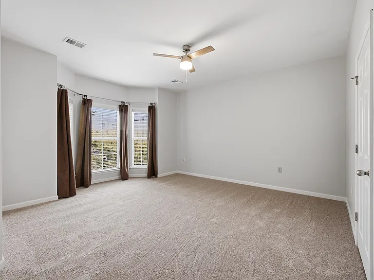 89 W Carolina Ave — Photo 18