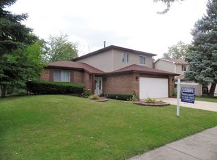 6612 Foxtree Ave, Woodridge, IL