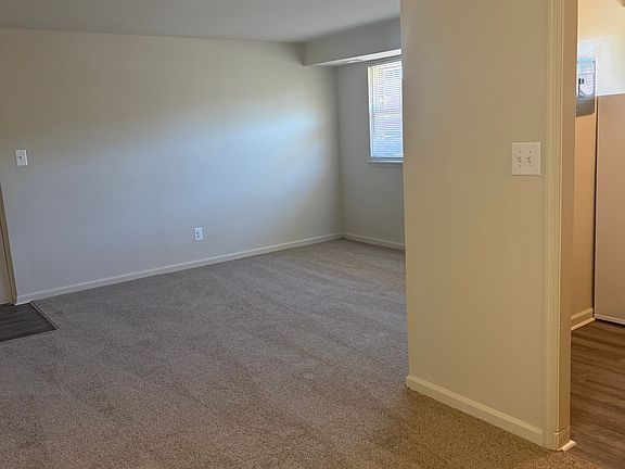 2nd image of 2202 Round Rd #1